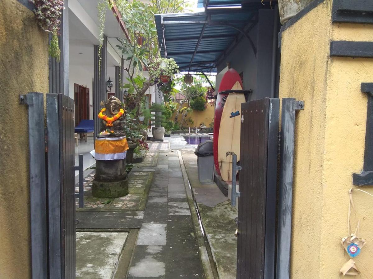 Sanata Yoga Guesthouse Canggu  Bagian luar foto