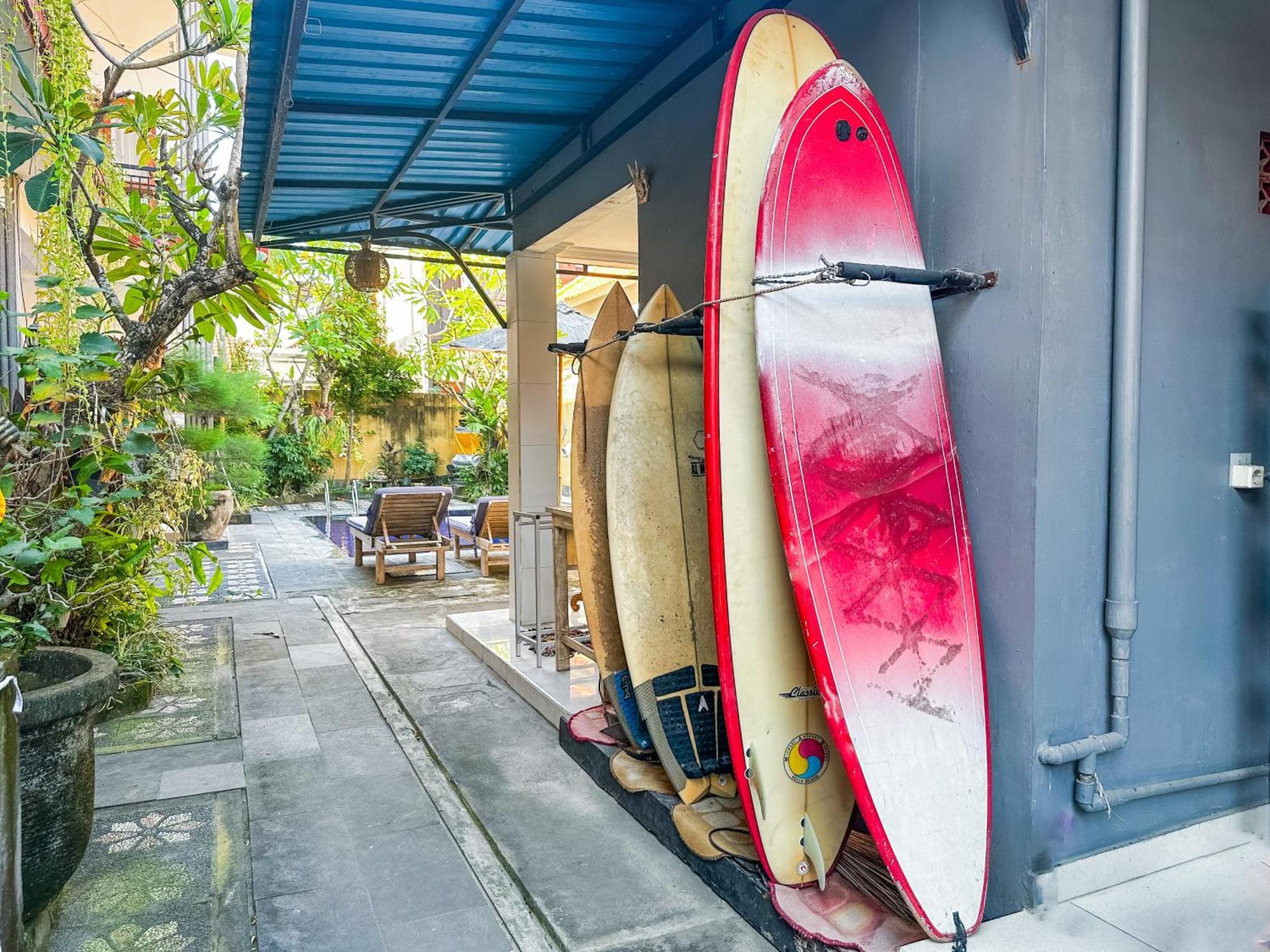 Sanata Yoga Guesthouse Canggu  Bagian luar foto