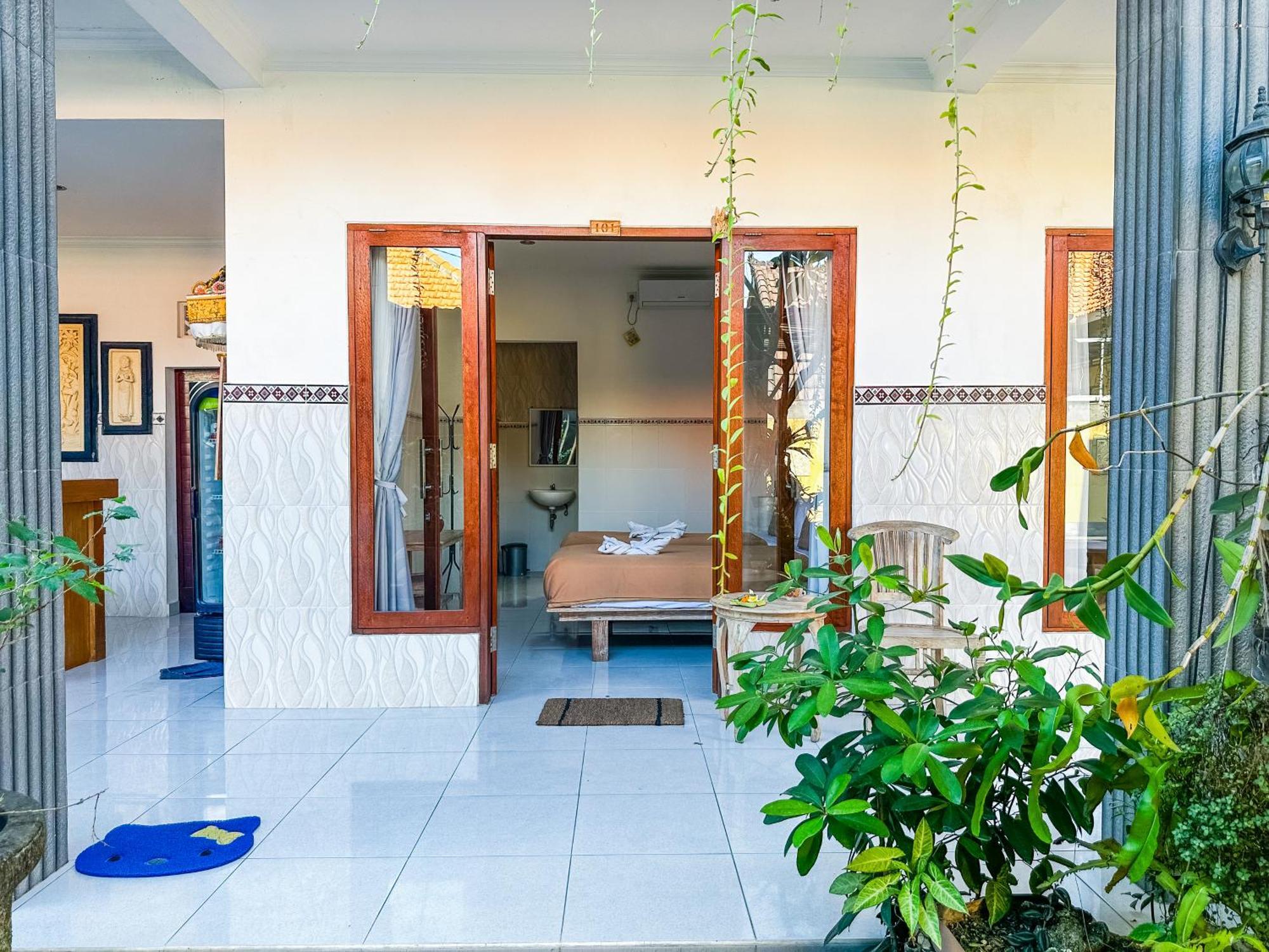 Sanata Yoga Guesthouse Canggu  Bagian luar foto