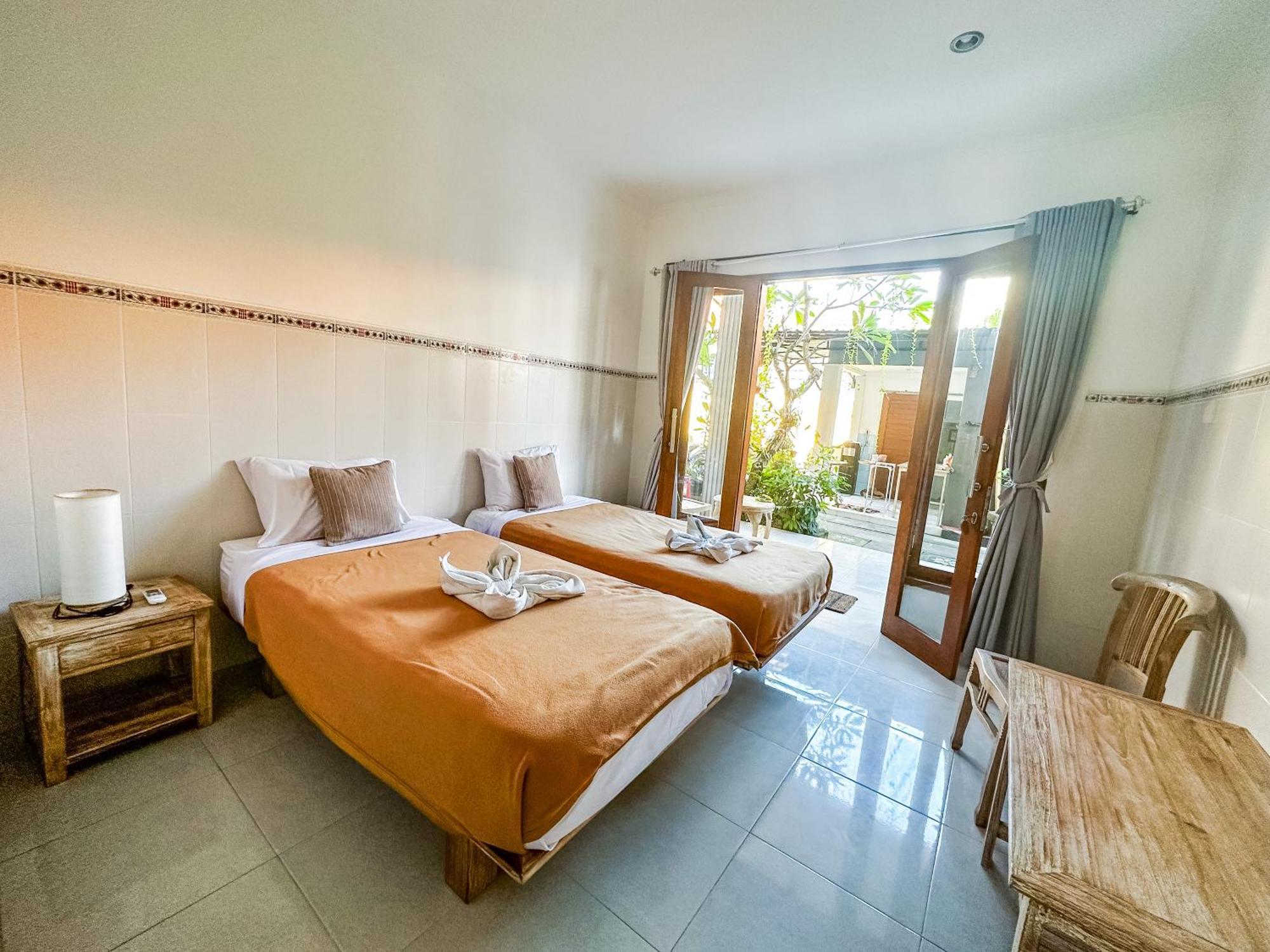 Sanata Yoga Guesthouse Canggu  Bagian luar foto