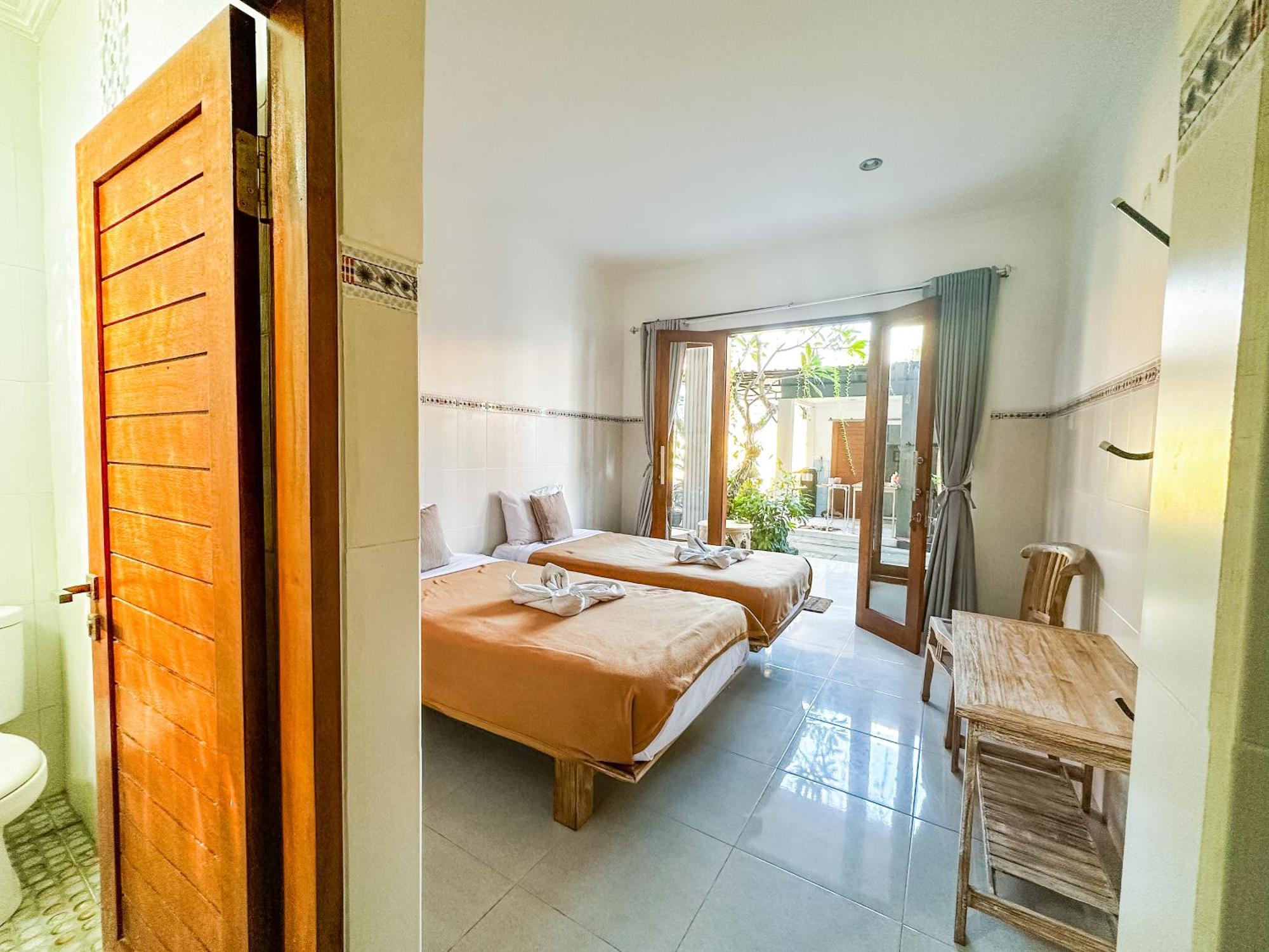 Sanata Yoga Guesthouse Canggu  Bagian luar foto